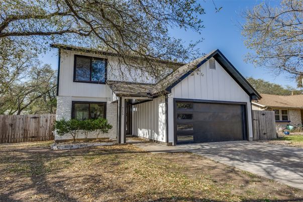 Attached, Exterior, Facade, Brick Facade, Farmhouse