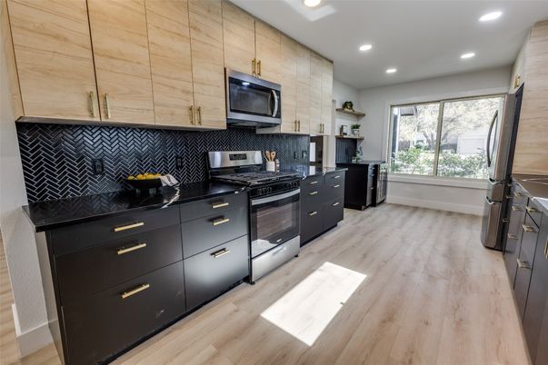 Interior, Kitchen, Recessed Lighting, Wood Texture Flooring