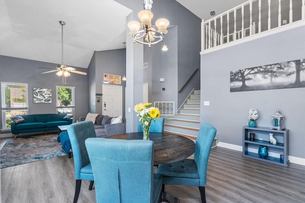 Chandelier, Dining room, Interior, Living room, Pendant Lights, Wood Texture Flooring