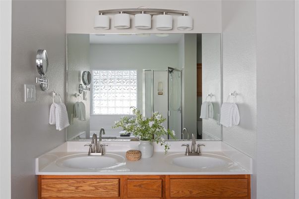 Bathroom, Dual Sink Vanities, Interior