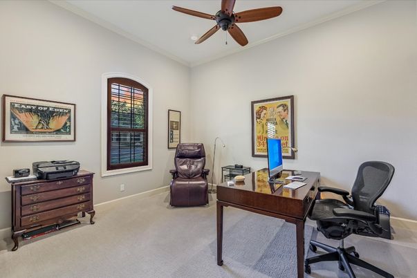 Home Office, Interior