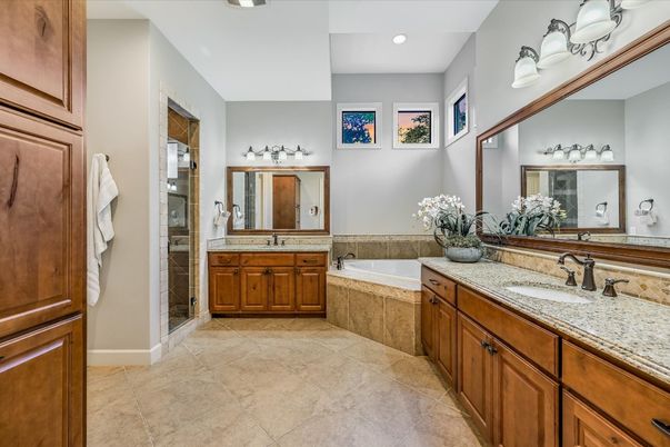 Bathroom, Dual Sink Vanities, Interior, Recessed Lighting