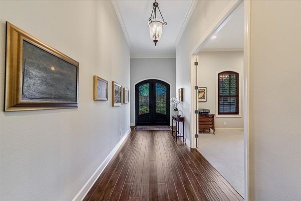 Interior, Pendant Lights, Wood Texture Flooring