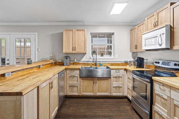 Interior, Kitchen, Stainless Steel Appliances, Wood Texture Flooring