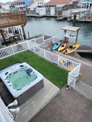 Exterior, Hot Tub, Water