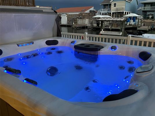 Exterior, Hot Tub