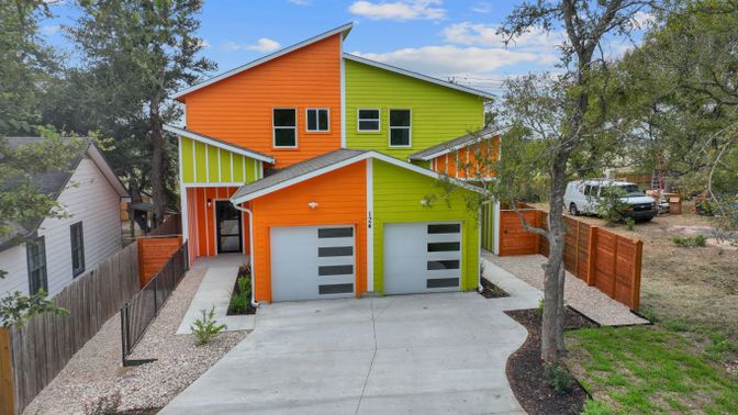 Attached, Exterior, Facade, Modern