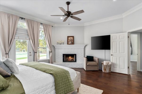 Bedroom, Fireplace, Interior, Recessed Lighting, Wood Texture Flooring