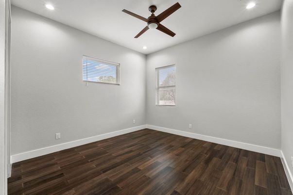 Empty room, Interior, Recessed Lighting, Wood Texture Flooring