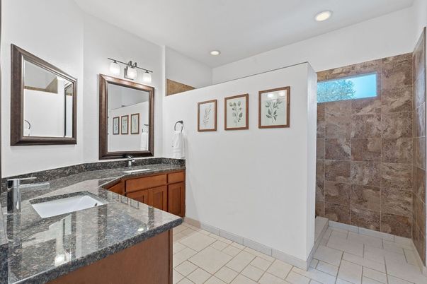 Bathroom, Dual Sink Vanities, Interior, Recessed Lighting