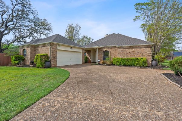 Attached, Exterior, Facade, Brick Facade, Ranch