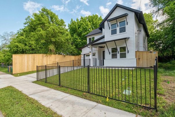 Backyard, Exterior, Facade, Farmhouse