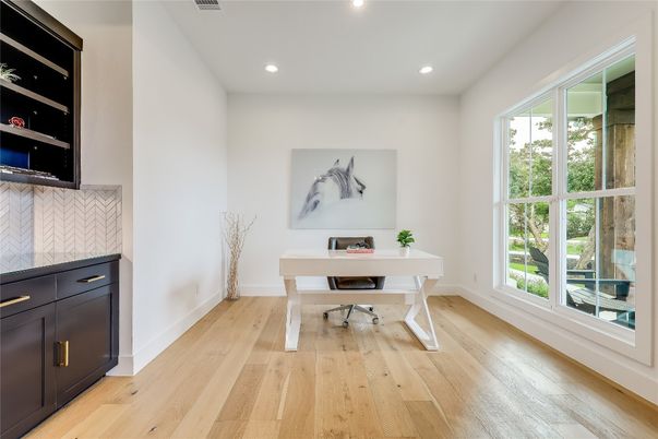 Home Office, Interior, Recessed Lighting, Wood Texture Flooring