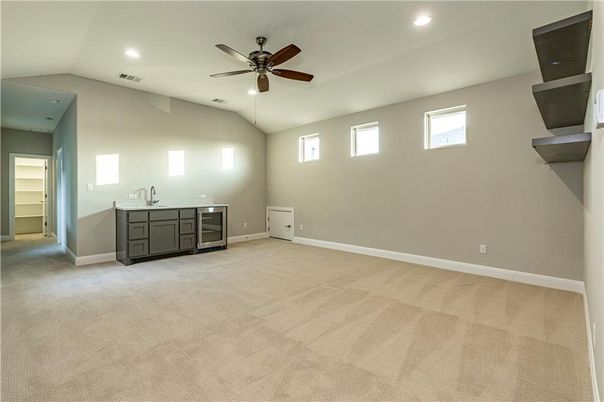 Empty room, Interior, Recessed Lighting
