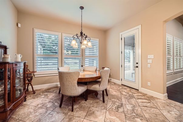 Chandelier, Dining room, Interior, Pendant Lights