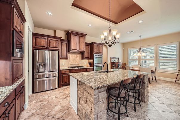 Chandelier, Dining room, Interior, Kitchen, Pendant Lights, Recessed Lighting, Stainless Steel Appliances