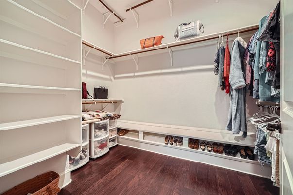 Interior, Walk-in Closets, Wood Texture Flooring