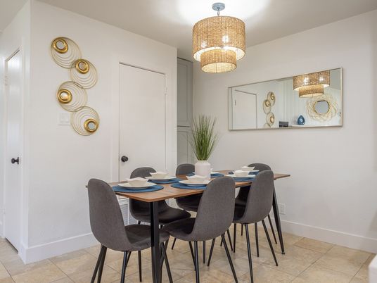 Chandelier, Dining room, Interior