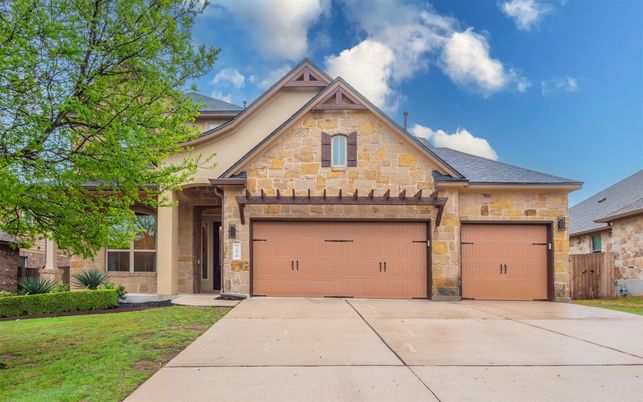 Attached, Exterior, Facade, Brick Traditional