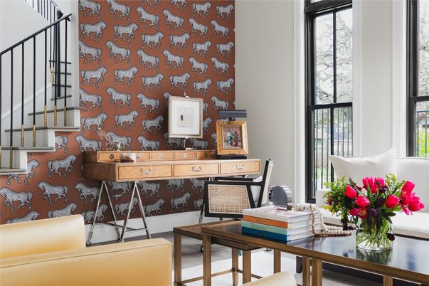 Home Office, Interior