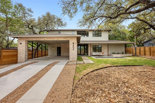 Attached, Backyard, Exterior, Facade, Modern