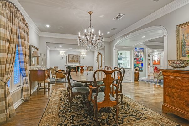 Chandelier, Dining room, Interior, Recessed Lighting, Wood Texture Flooring