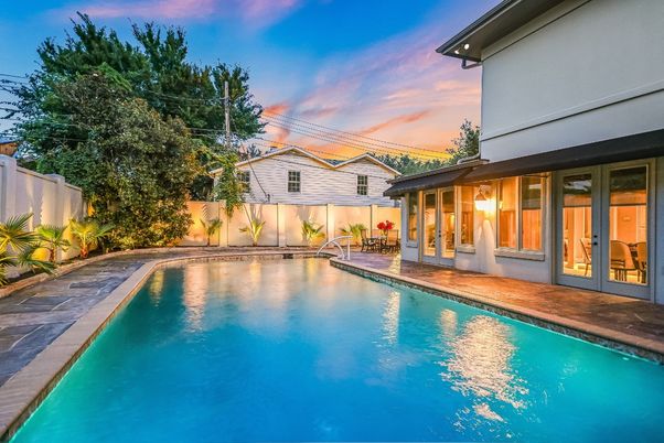 Exterior, Pool