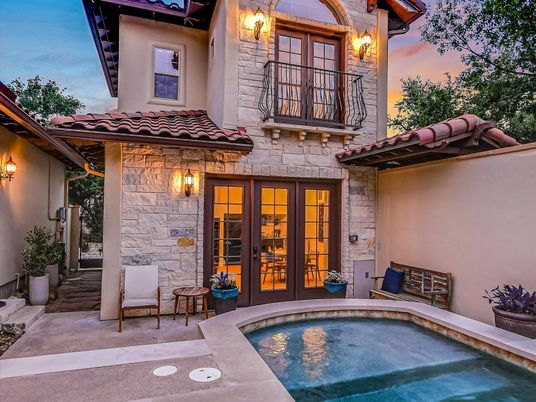 Exterior, Pool