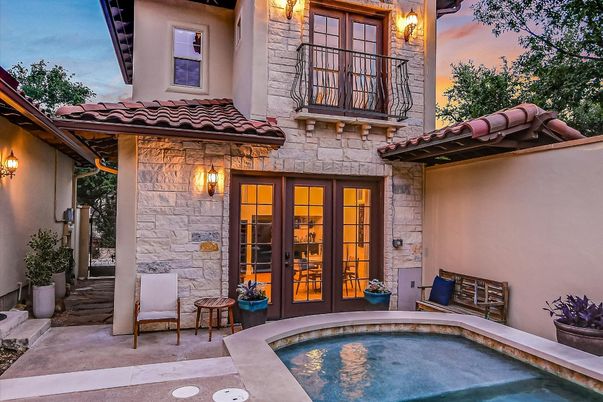 Exterior, Pool