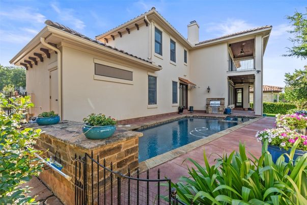 Exterior, Pool