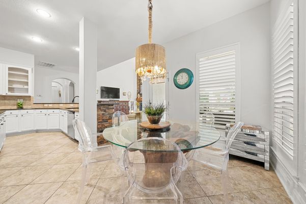 Chandelier, Dining room, Interior, Kitchen, Recessed Lighting