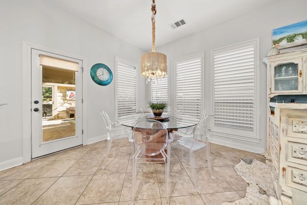 Chandelier, Dining room, Interior