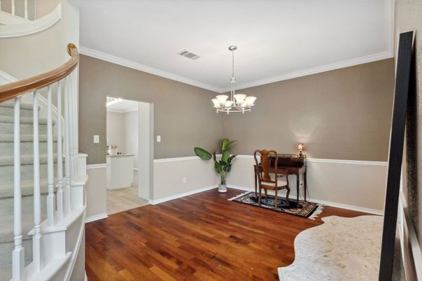Chandelier, Interior, Wood Texture Flooring