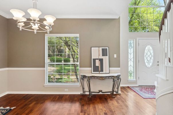 Chandelier, Interior, Wood Texture Flooring