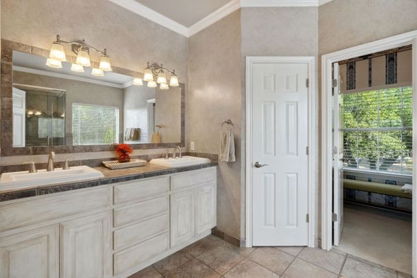 Bathroom, Dual Sink Vanities, Interior