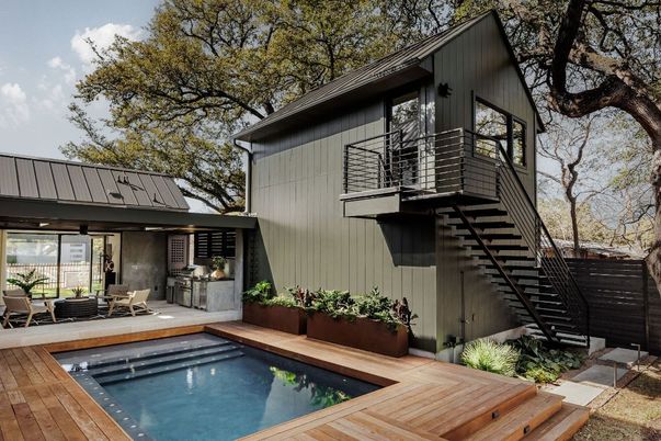 Exterior, Pool