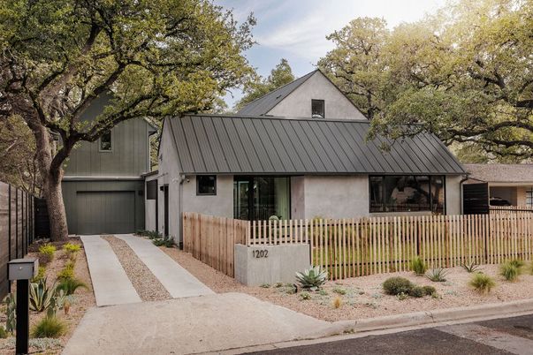 Attached, Exterior, Facade, Farmhouse