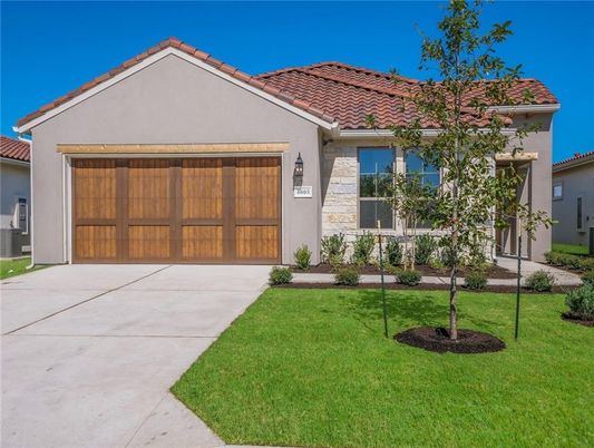 Attached, Exterior, Facade, Mediterranean