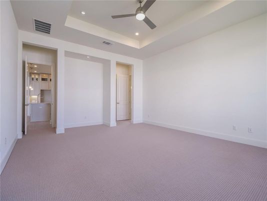 Empty room, Interior, Recessed Lighting