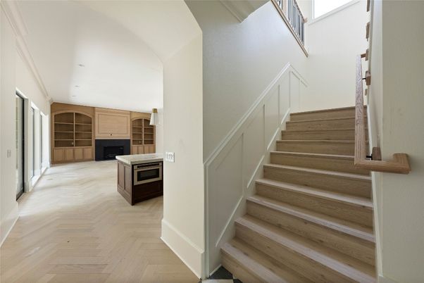 Interior, Recessed Lighting, Wood Texture Flooring