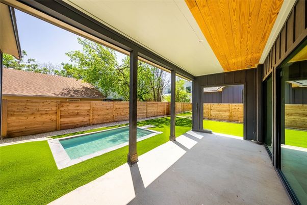 Exterior, Interior, Pool, Sun Room
