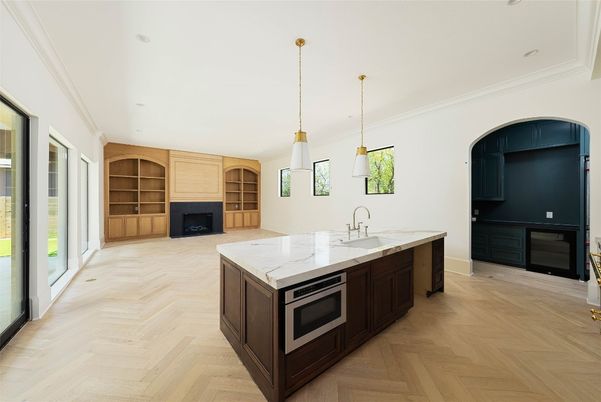 Fireplace, Interior, Kitchen, Pendant Lights, Recessed Lighting, Wood Texture Flooring