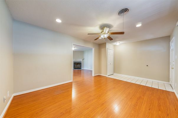Empty room, Interior, Recessed Lighting, Wood Texture Flooring