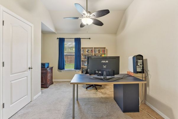 Home Office, Interior