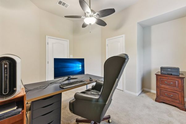 Home Office, Interior