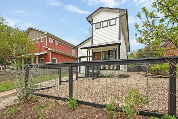 Backyard, Exterior, Facade, Farmhouse