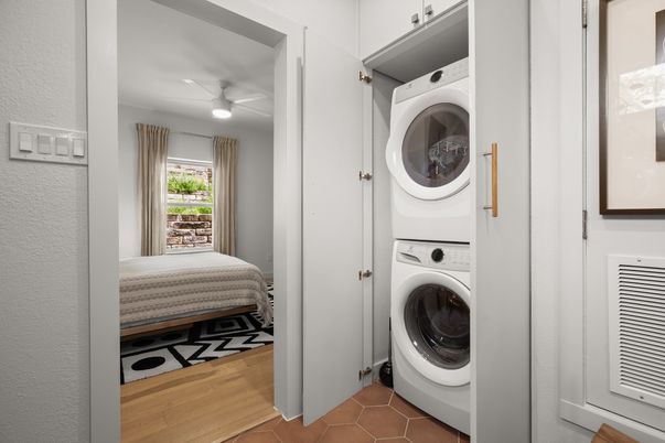 Interior, Utility Closets, Washer, Wood Texture Flooring