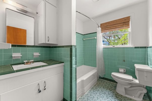 Bathroom, Interior, Tile Countertops