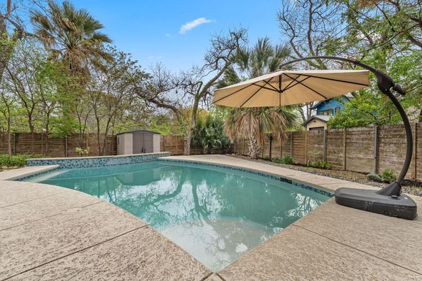 Exterior, Pool