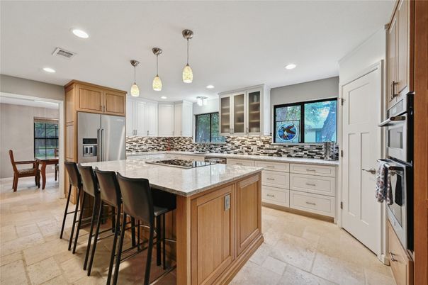 Dining room, Interior, Kitchen, Pendant Lights, Recessed Lighting, Stainless Steel Appliances
